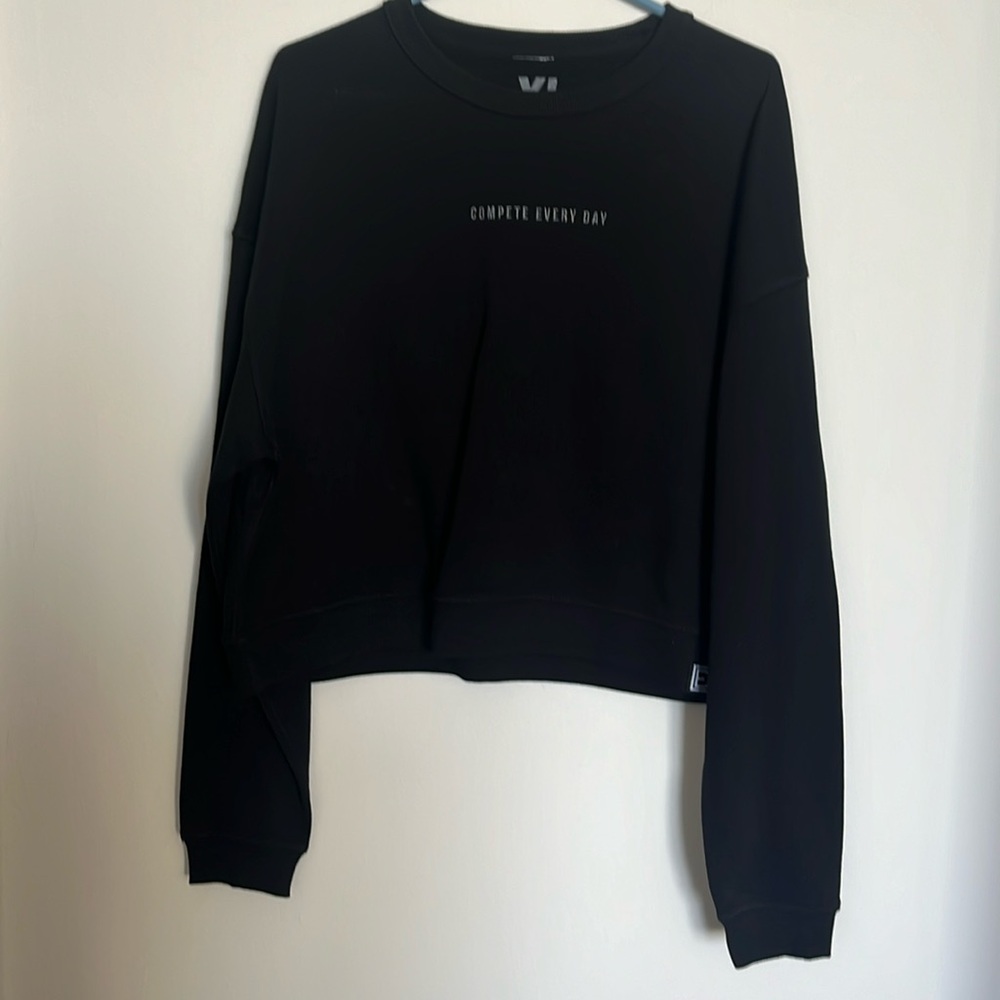 Crop crew- Compete Every Day - NWOT -XL